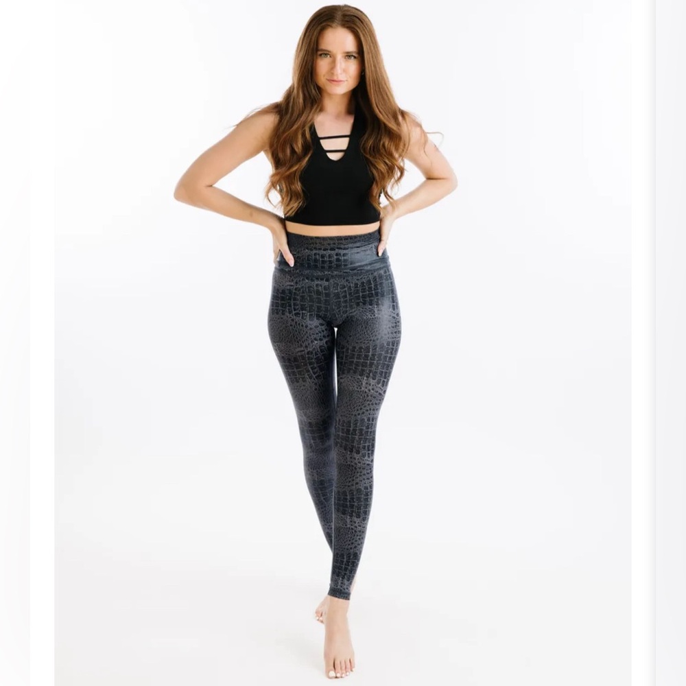 ZYIA Active Atom Gray Leggings Size 8-10